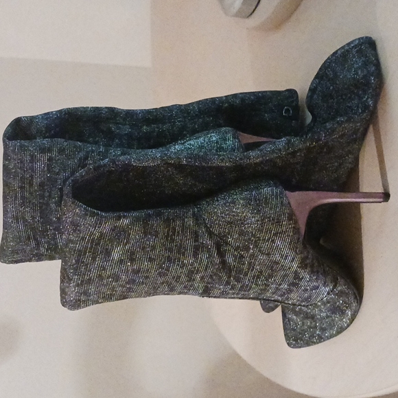 Guess Silver Metallic Boots - Picture 7 of 12